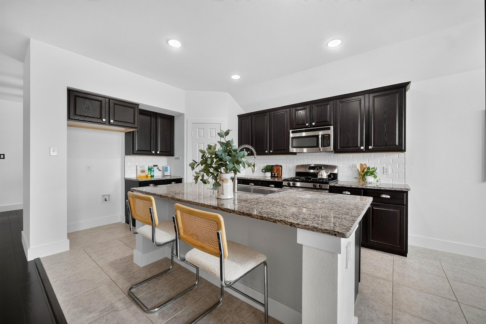 Kitchen wide